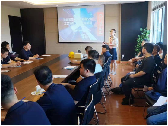 開展工傷預(yù)防培訓(xùn) 筑牢職工安全防線 開展工傷預(yù)防培訓(xùn) 筑牢職工安全防線